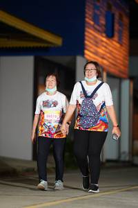 BIB: 140, 50570
                            <button type="button" onclick="openModal(21744018)" class="btn btn-primary btn-sm float-right btn-popup" data-toggle="modal" data-target=".modal-high-quality">
                        <i class="fas fa-shopping-cart"></i> Add to Cart
                    </button>
                                            <button type="button" onclick="isThisMe(21744018, true)" class="btn btn-success btn-sm float-right btn-popup btn-isme hidden" data-toggle="tooltip" data-placement="bottom" title="นี่คือรูปของคุณใช่ไหม คลิกที่นี่เพื่อเอาเข้าอัลบั้ม">
                        <i class="fas fa-plus"></i> Add to album
                    </button>
                    <button type="button" onclick="isThisMe(21744018, false)" class="btn btn-warning btn-sm float-right btn-popup btn-isnotme hidden">
                        <i class="fas fa-ban"></i> Remove from album
                    </button>